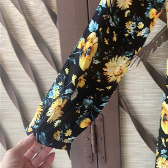 NWT Torrid Black & Yellow 🌺 Floral Dress - Picture 6 of 16
